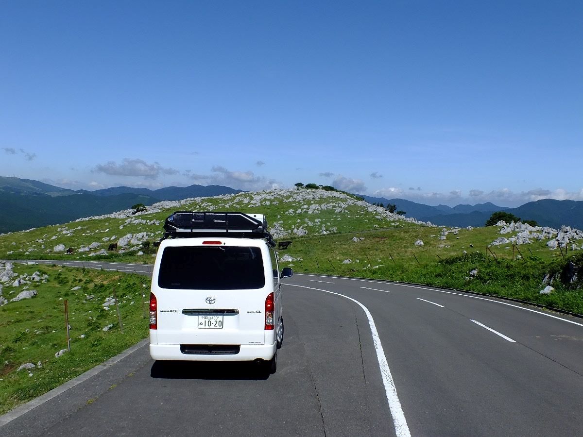 ルーフテント積載車でドライブ